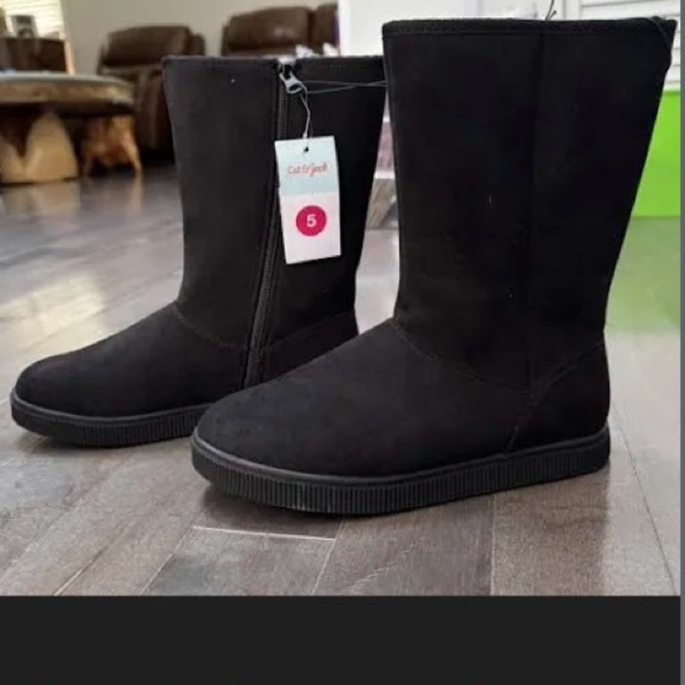 Black Kids Boots by Cat & Jack, size 5 New

Cross Posted!